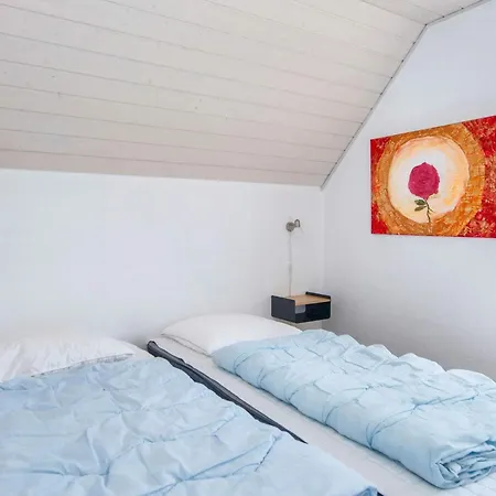 Vakantiehuis Six-bedroom In Harboore 2